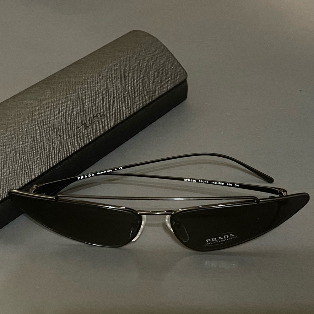 PRADA SPORT WOMEN’S CAT EYE SUNGLASSES SPR 63U (1AB-5SO) BLACK NWOT